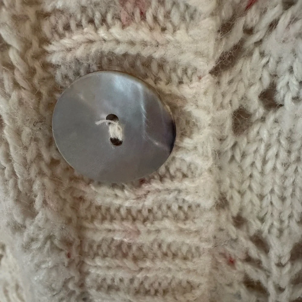 Elegant Cream Knit Sweater - Picture 5 of 6